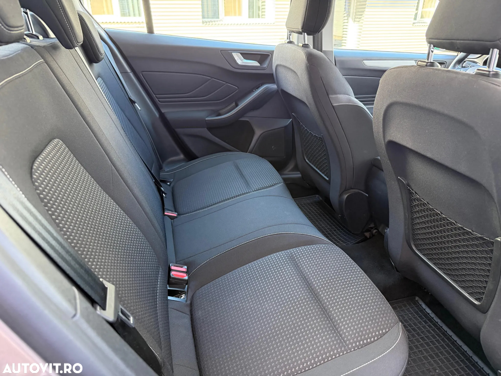 Ford Focus 1.0 EcoBoost Trend Edition - 27