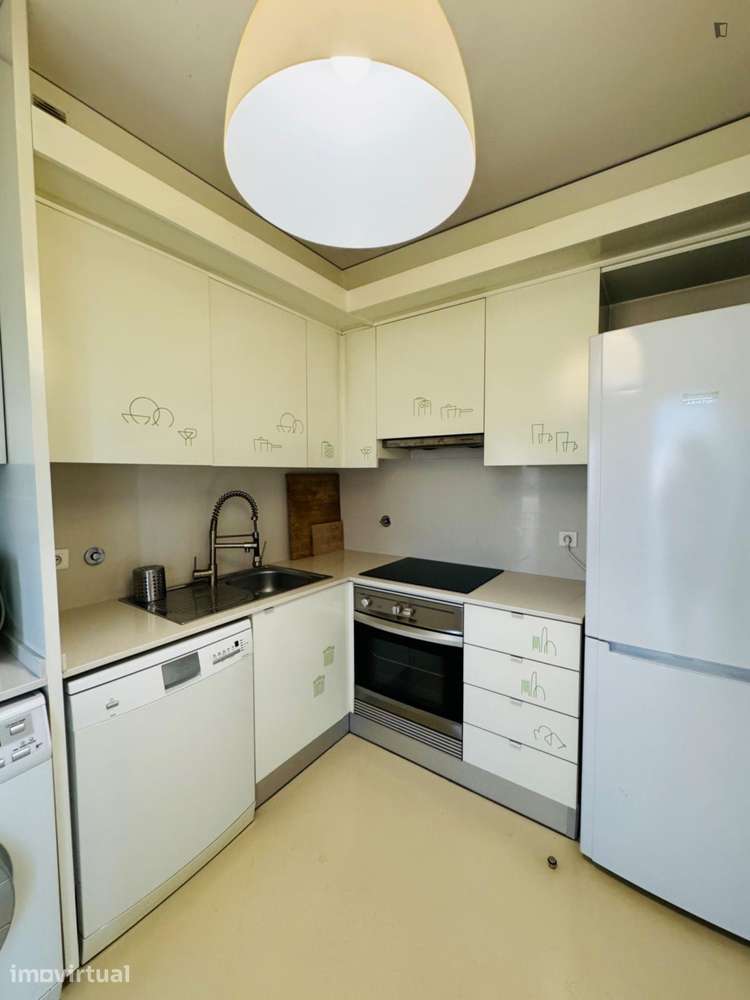 Apartamento com 1 quartos - localizado em Entrecampos Lisbon - Grande imagem: 3/17