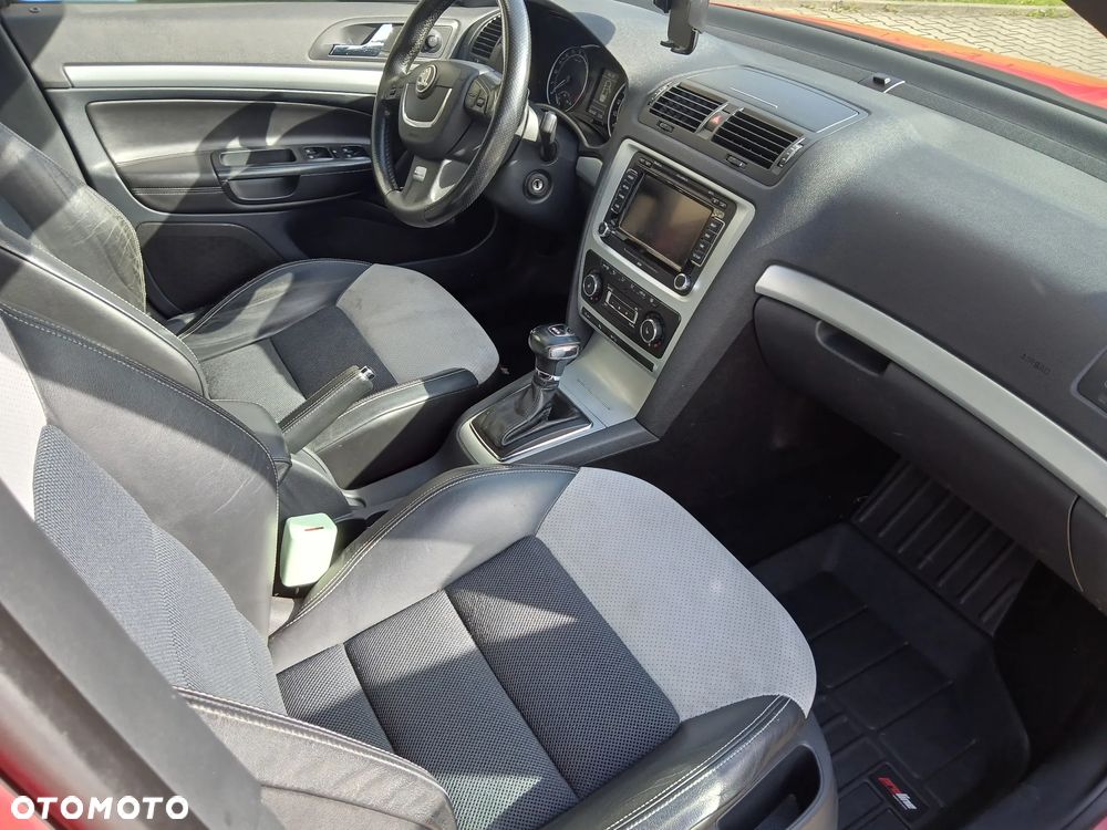 Skoda Octavia 2.0 TDI DPF RS DSG - 23