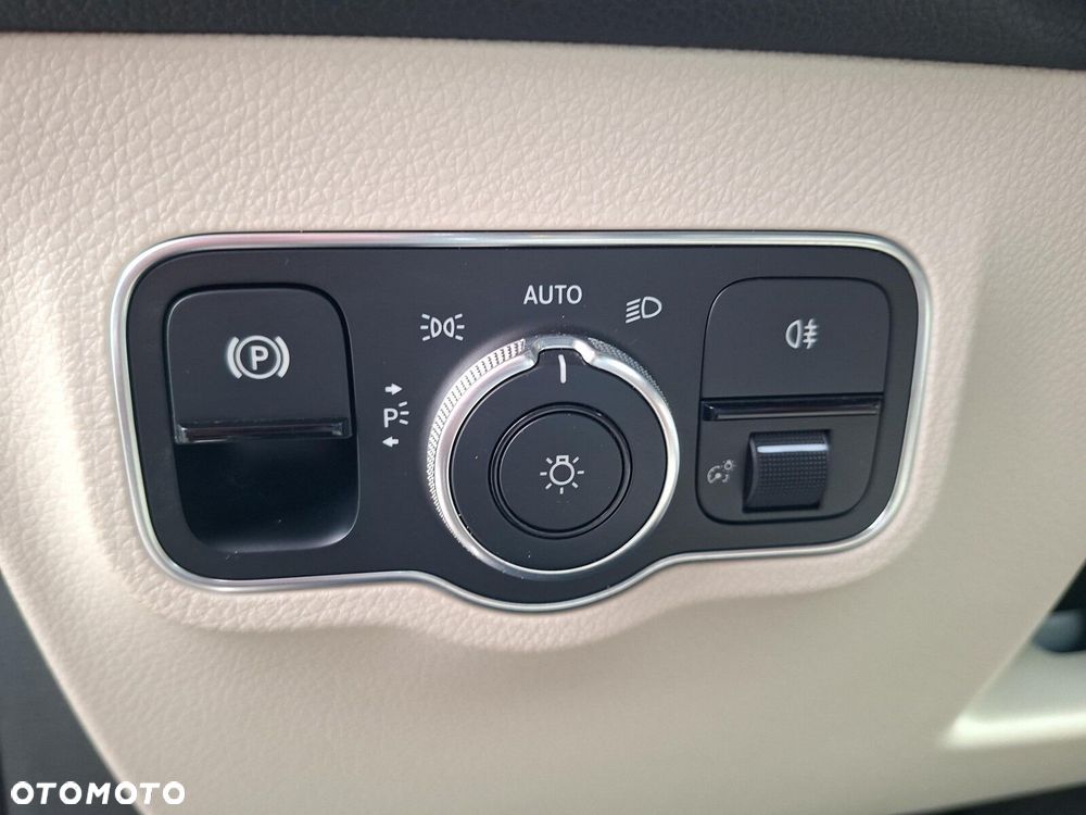 Mercedes-Benz GLB 200 Progressive 7G-DCT - 24