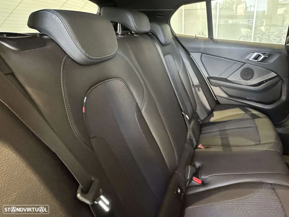 BMW 116 d Pack Desportivo M Auto - 10