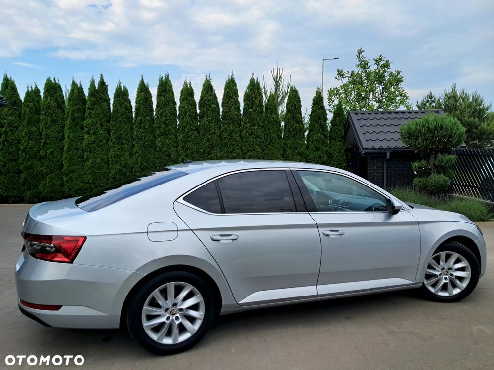 Skoda Superb 2.0 TDI SCR Ambition - 6