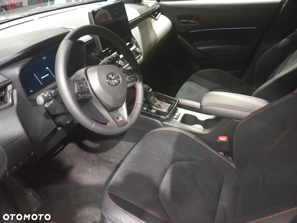 Toyota Corolla Cross 2.0 Hybrid GR Sport - 8