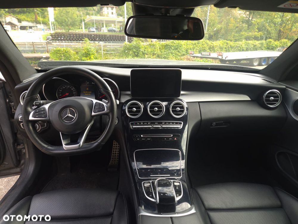 Mercedes-Benz Klasa C 400 4-Matic 9G-TRONIC - 16