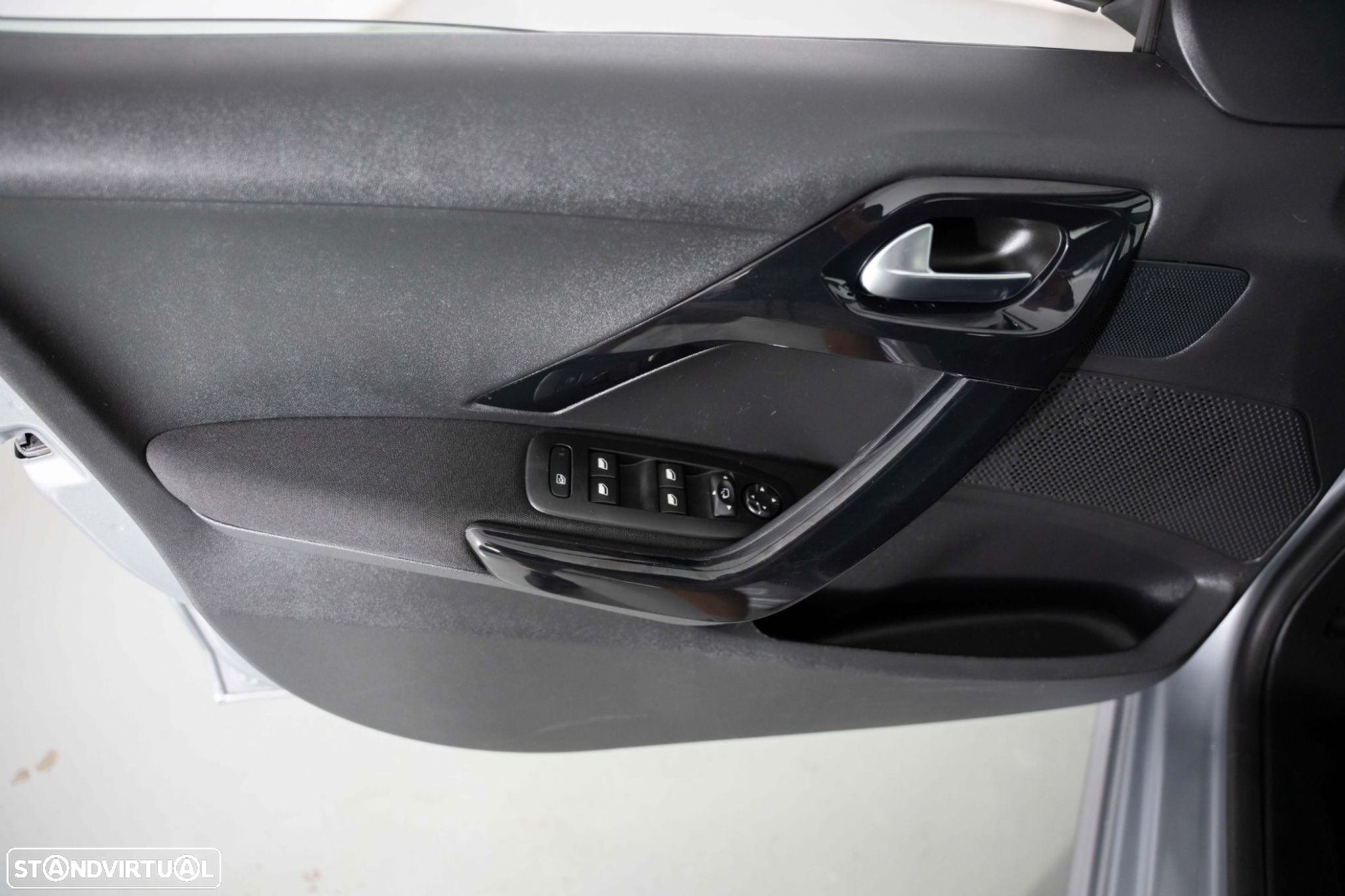 Peugeot 208 1.2 PureTech Allure - 18