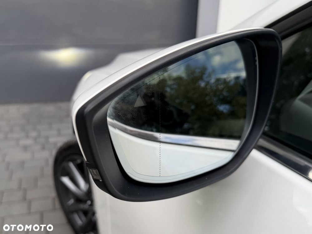 Mazda 3 e-SKYACTIV-G 122 M HYBRID DRIVE EXCLUSIVE-LINE - 32