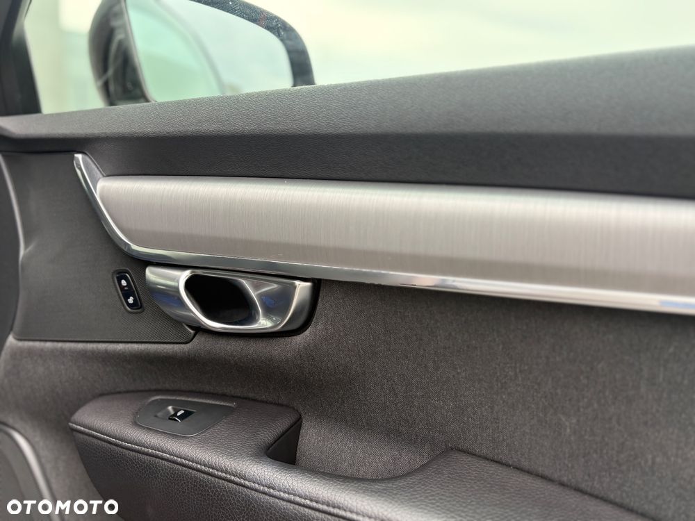 Volvo S90 D4 Momentum Pro - 25