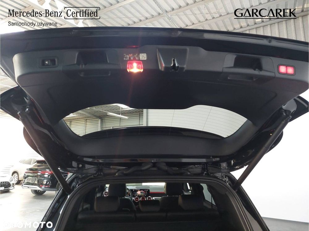 Mercedes-Benz GLB 200 4-Matic AMG Line 8G-DCT - 14