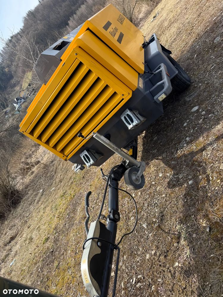 Atlas Copco XAHS 186 Kompresor Śrubowy Sprężarka potężna mocna 11m3. 12 bar regulowanych. Bogata wersja z chłodnicą cyklonową! z Norweskiej Upadłości! Niski Przebieg 1900mtg. 2014rok silnik DEUTZ.150 KM. serwisowany w DEKRA. OKAZJA - 2