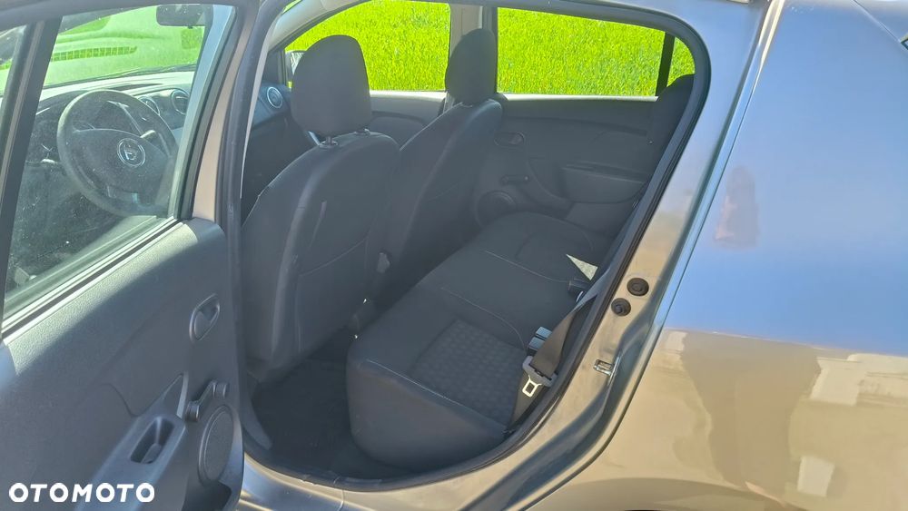 Dacia Sandero - 10