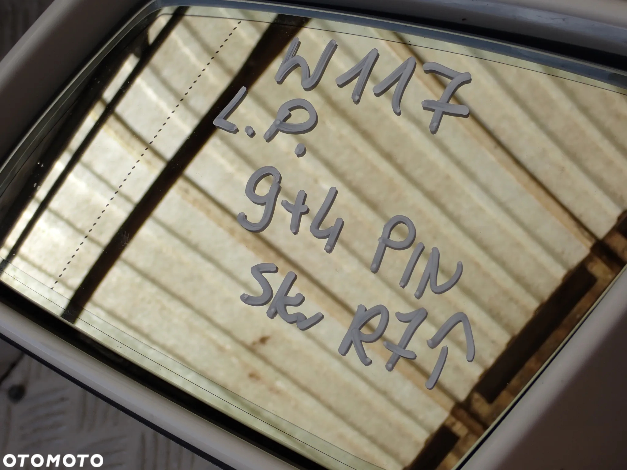 LUSTERKO PRAWY 7+4 PIN/ LEWY 9+4 PIN PRZÓD MERCEDES W117 CLA  700 ZŁ - 6