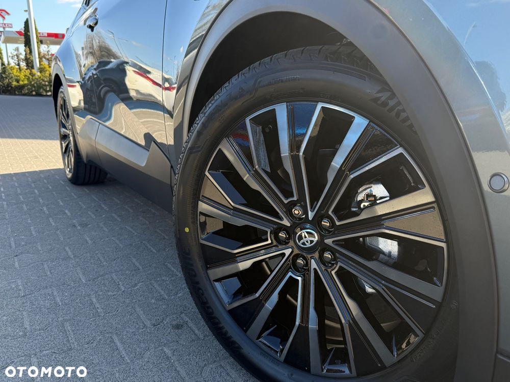 Toyota C-HR+ - 4