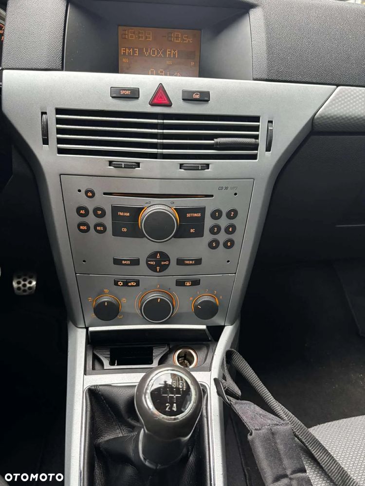 Opel Astra GTC 1.8 - 12