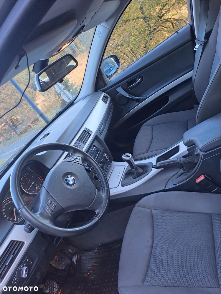 BMW Seria 3 320d - 12