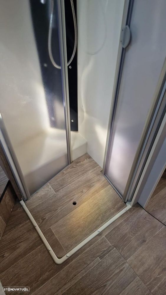 Dethleffs Trend I7057 cama central e basculante - 3