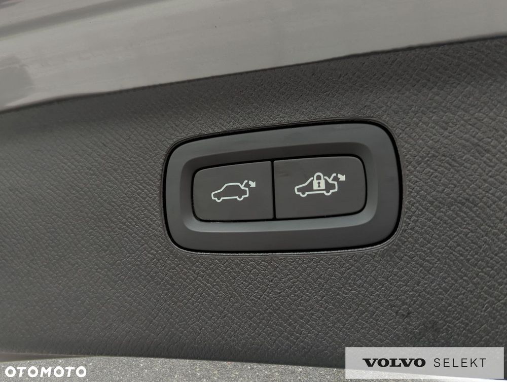 Volvo XC 90 - 21