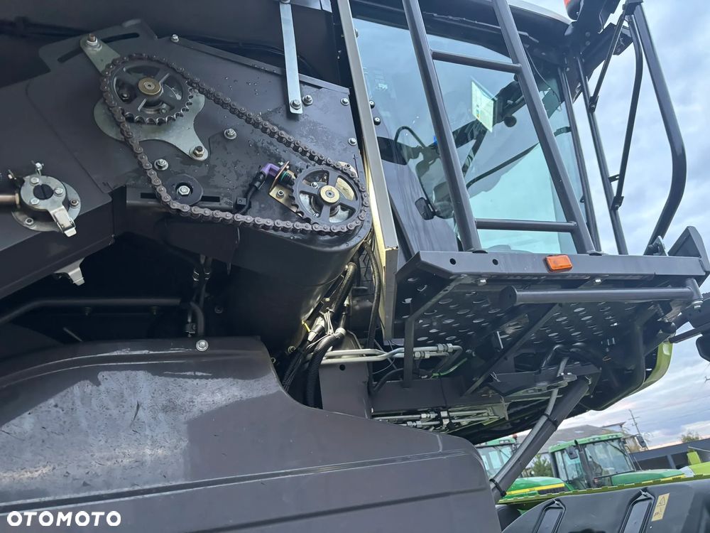 Claas Lexion 8900 - 17