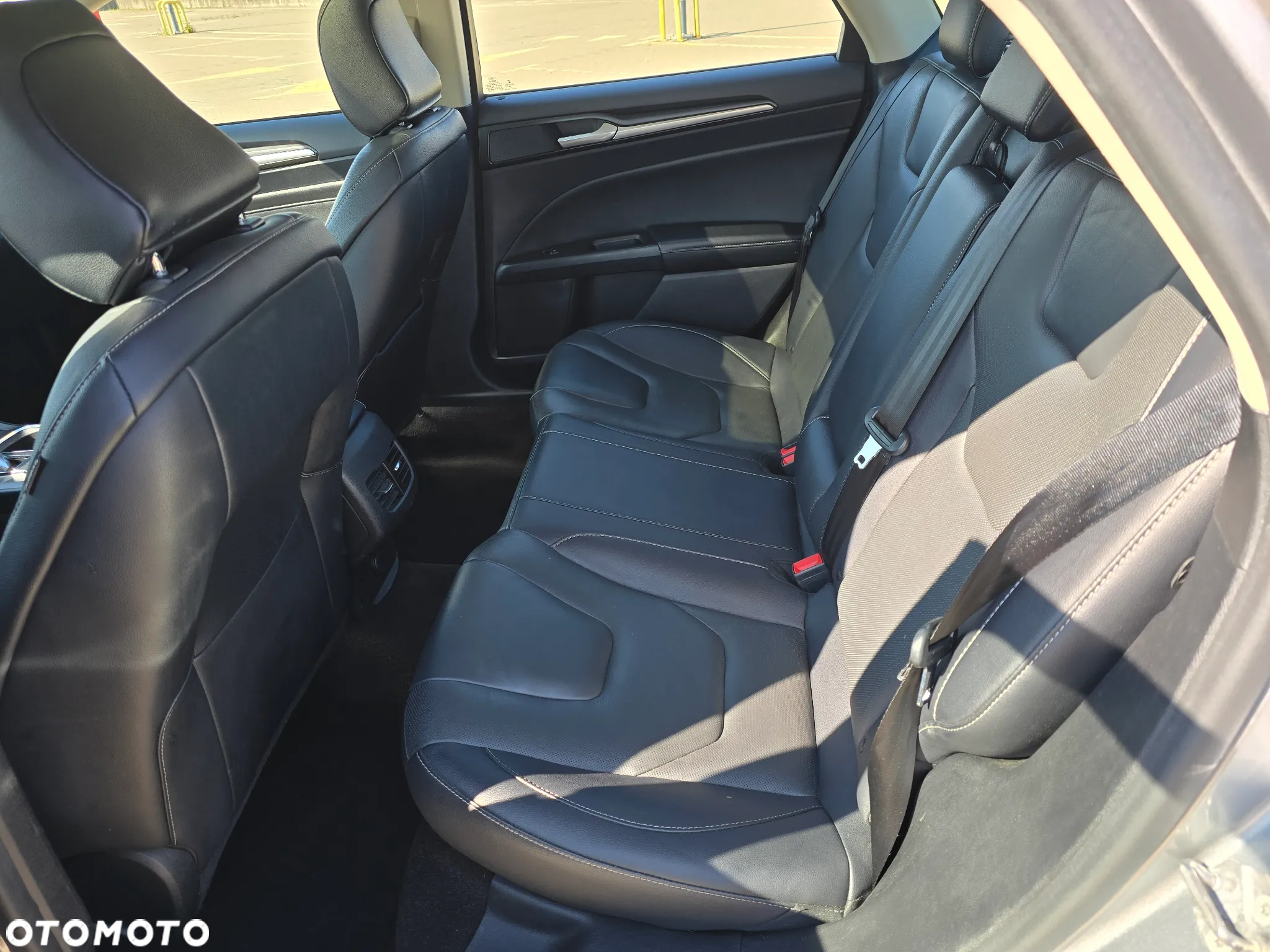 Ford Fusion 2.0 EcoBoost Titanium - 17