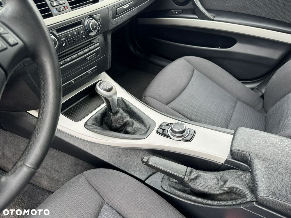 BMW Seria 3 318d DPF Edition Exclusive - 20