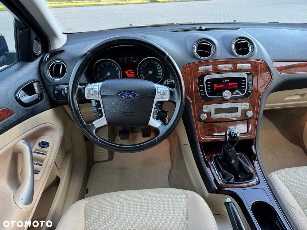 Ford Mondeo 2.0 Ghia X100 / X - 14