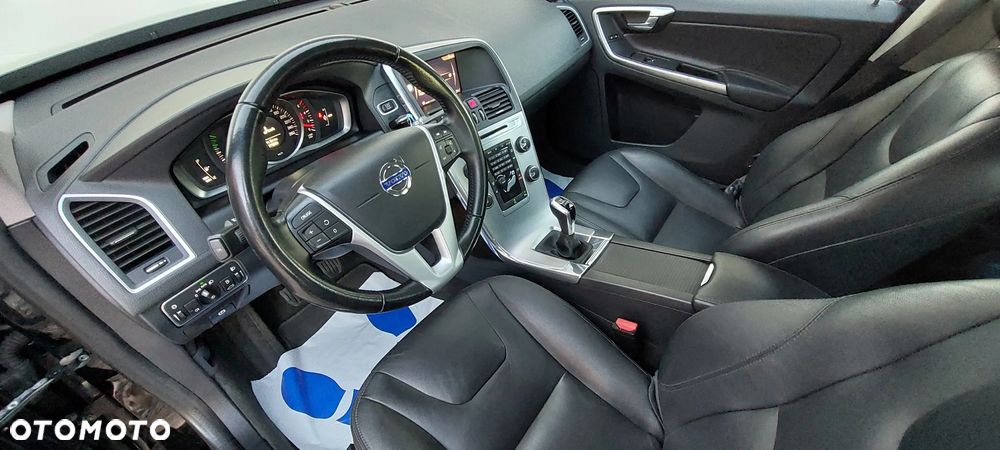 Volvo XC 60 D3 Drive-E Momentum - 19