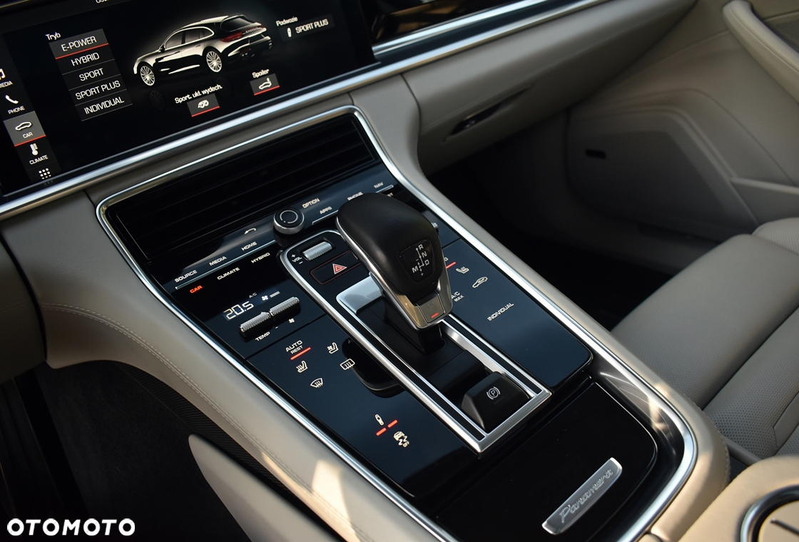 Porsche Panamera - 23