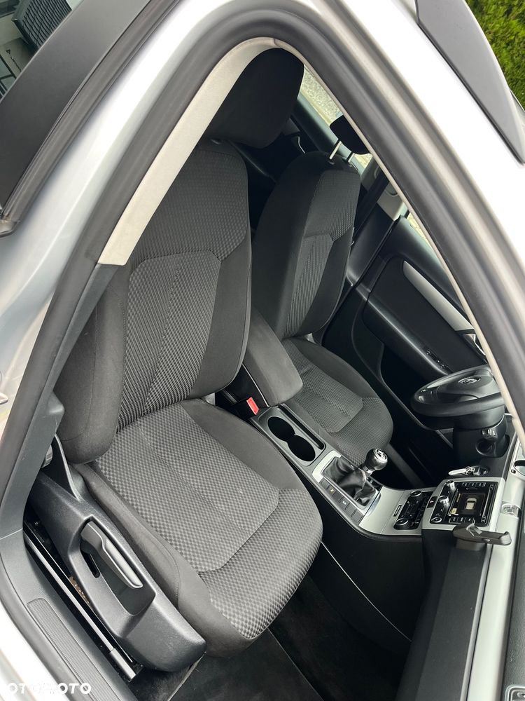 Volkswagen Passat - 19