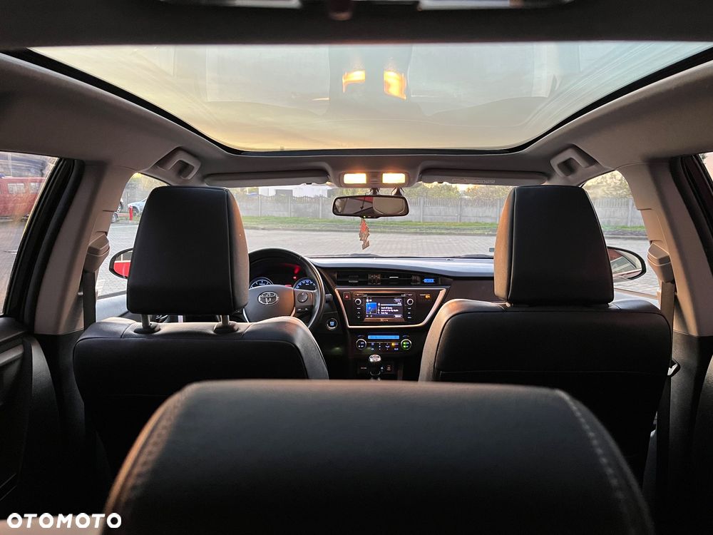 Toyota Auris 1.6 Premium + - 6