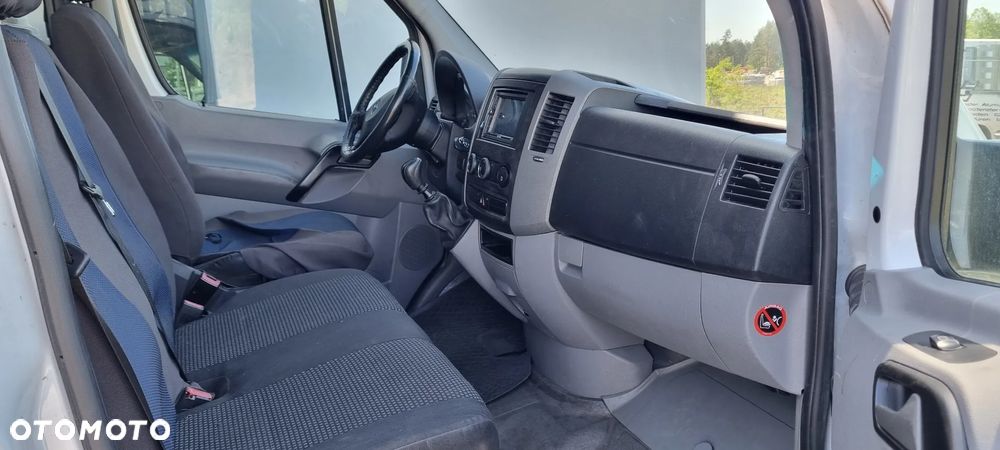 Mercedes-Benz SPRINTER 319 - 7