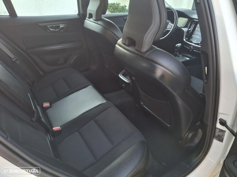 Volvo V60 2.0 D4 R-Design - 18