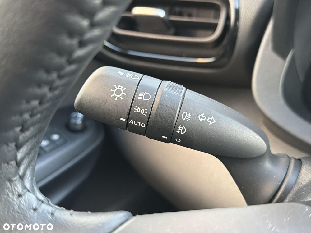 Toyota Yaris - 16