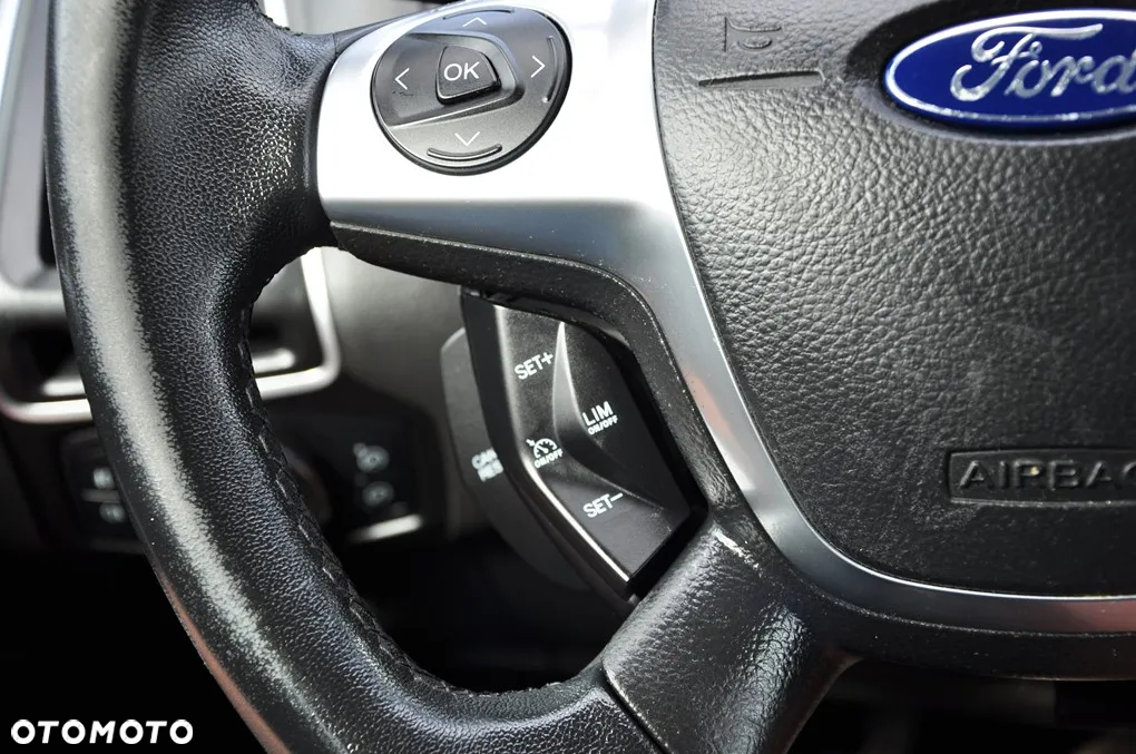 Ford Focus 1.6 EcoBoost Titanium - 38
