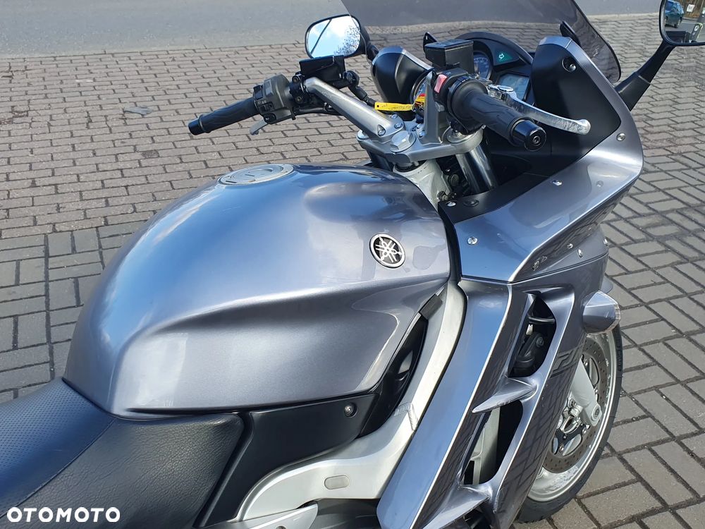 Yamaha FJR - 4