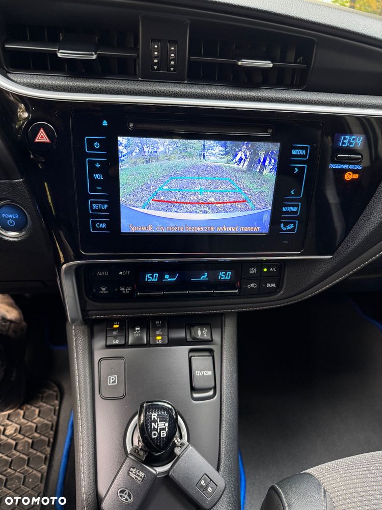 Toyota Auris 1.8 Executive - 16