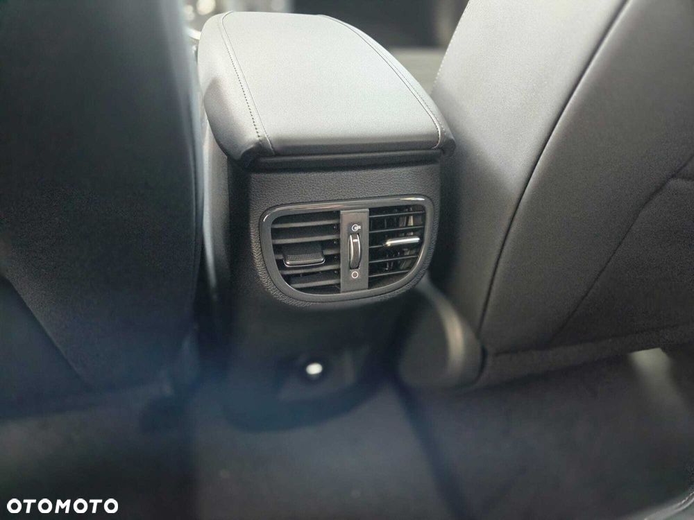 Kia XCeed - 36