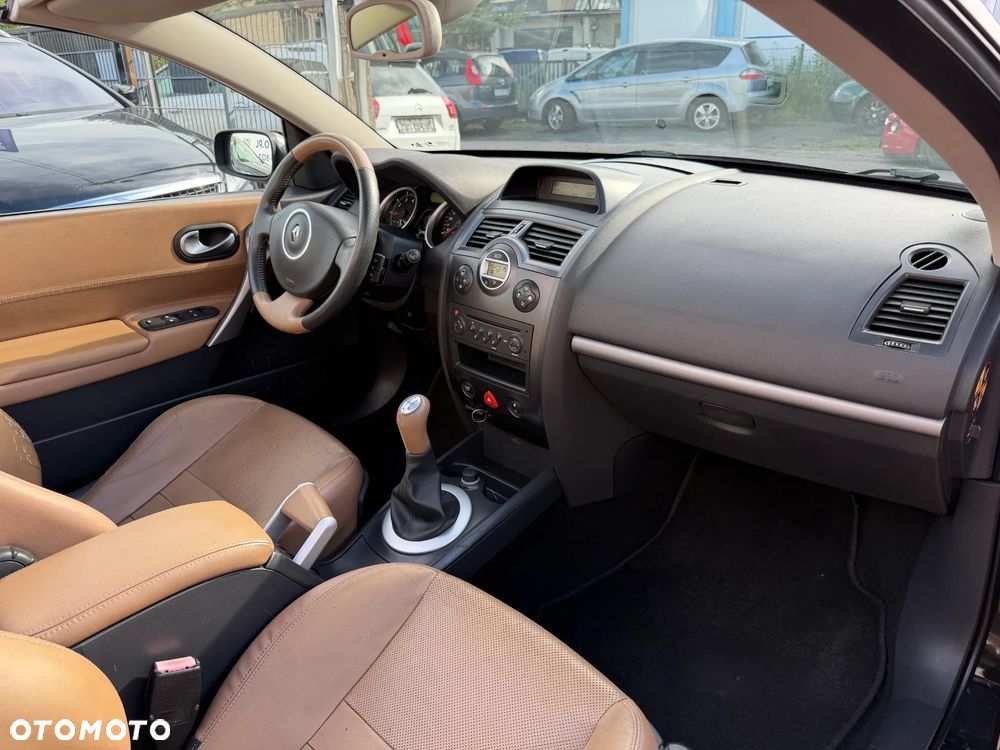 Renault Megane 1.6 Privilege - 16
