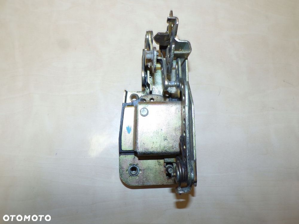 VW T4 CARAVELLE MULTIVAN Zamek Drzwi przednich prawych oryginał - 2