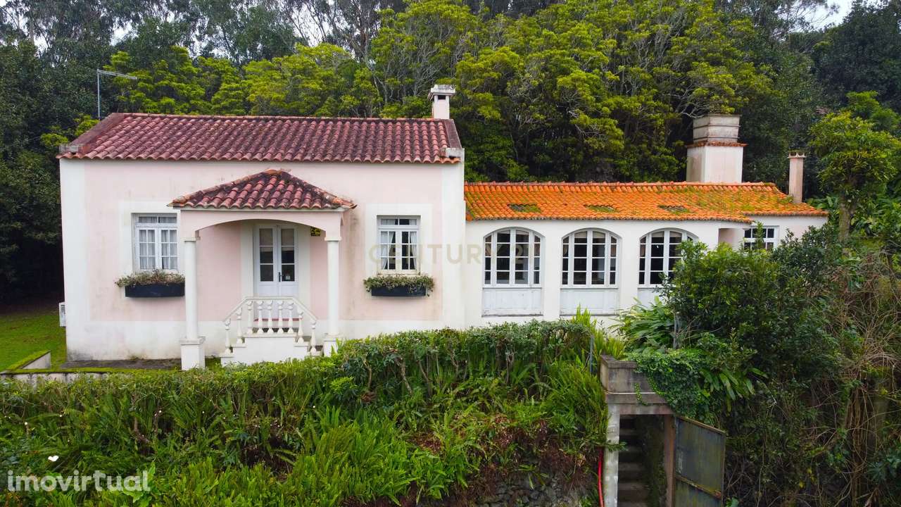 Quinta com Duas Moradias – Um Refúgio Exclusivo em Ribeira Grande - Grande imagem: 2/37