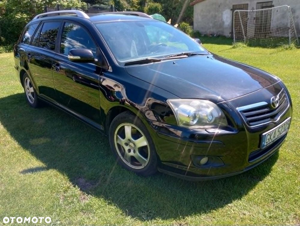 Toyota Avensis - 1