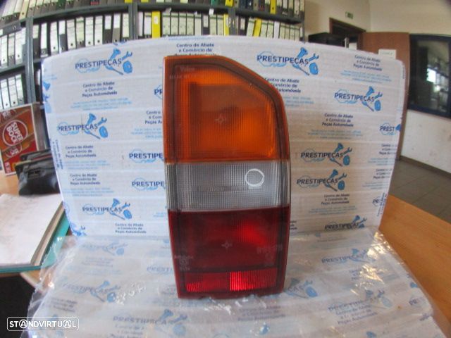 Farol Tras Stop3027 SUZUKI VITARA 1997 1.9D TURBO 75CV 2P VERDE ESQ VALEO Danificado - 1
