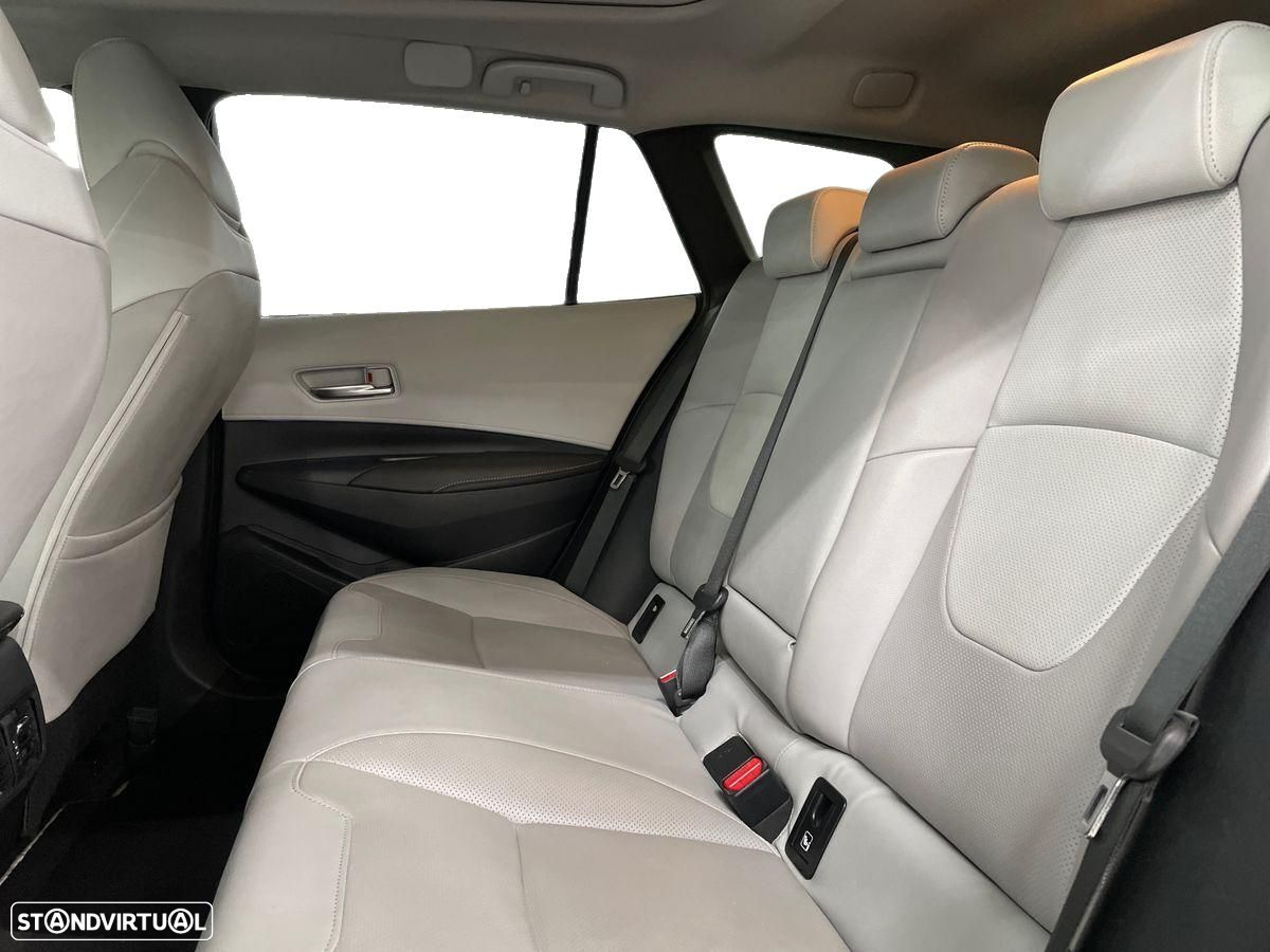 Toyota Corolla Touring Sports - 12