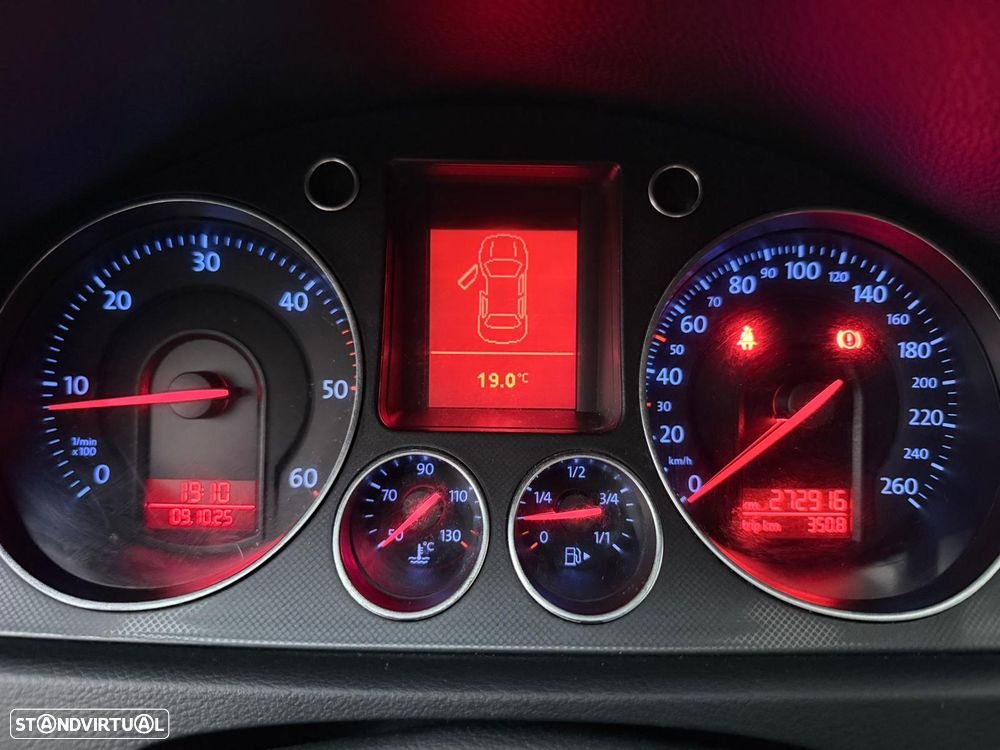 VW Passat 2.0 TDI Confortline - 15