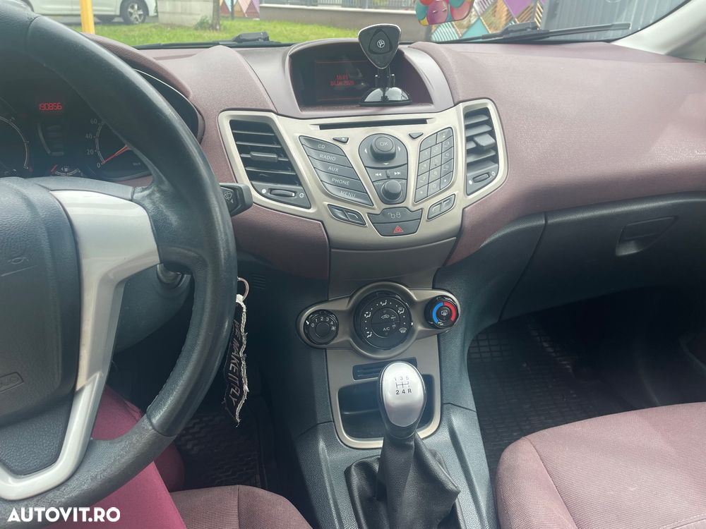 FORD Fiesta 2010 — imagine 9