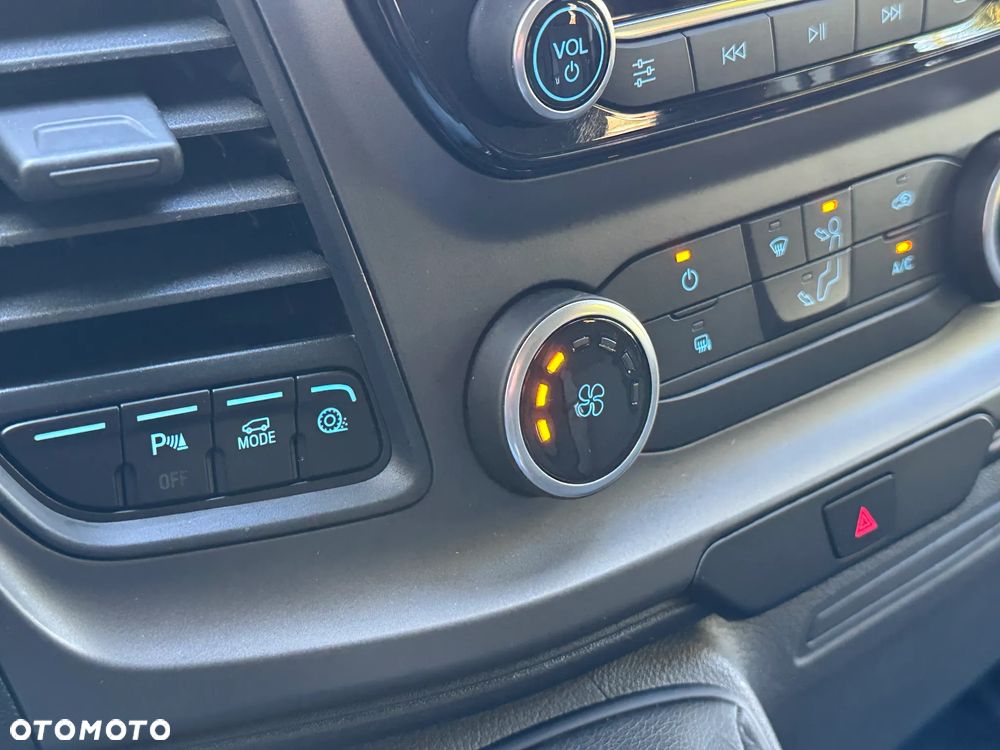 Ford CUSTOM DŁUGI 6 OSÓB - 22