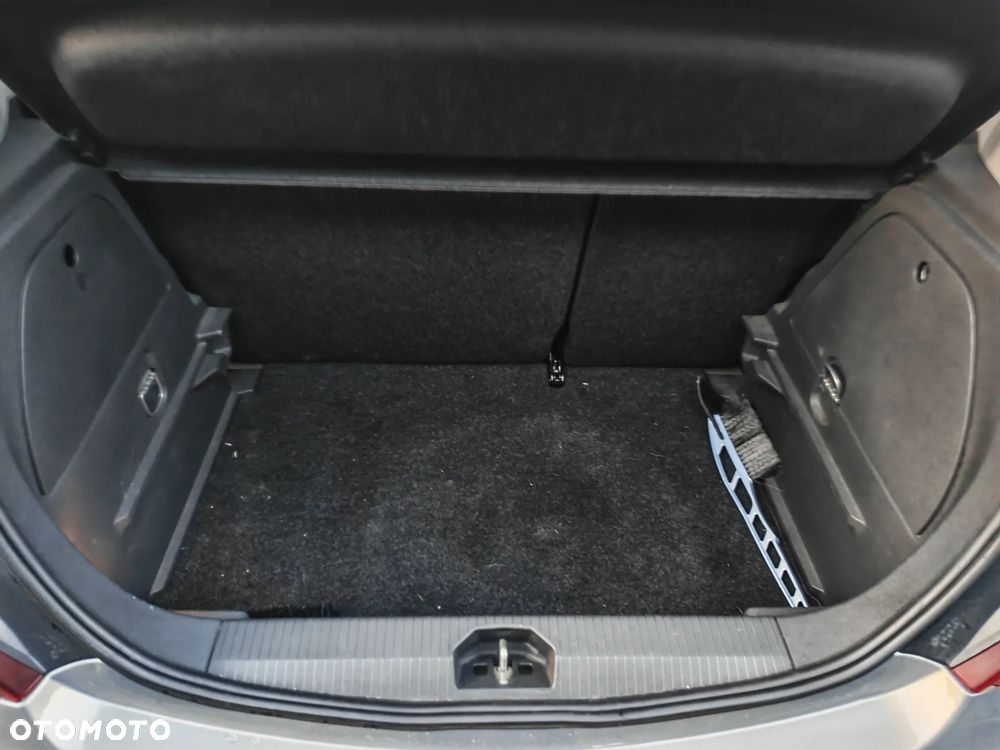 Opel Corsa 1.4 16V Cosmo - 16