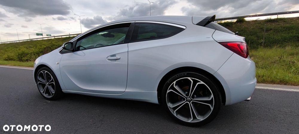 Opel Astra 1.6 Turbo Edition - 9