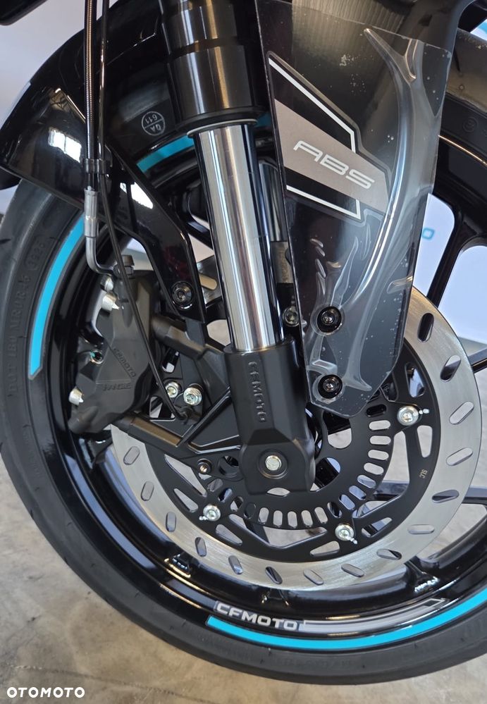 CFMoto NK - 12