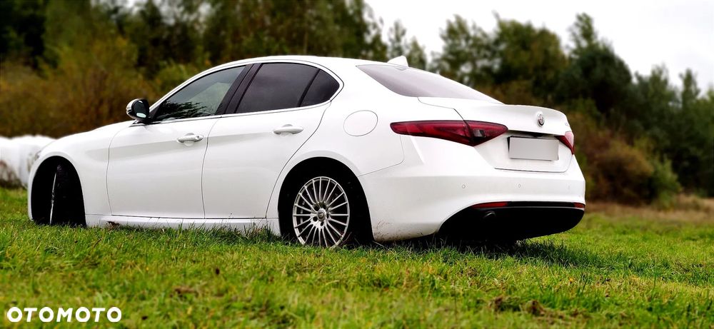 Alfa Romeo Giulia 2.0 Turbo - 8