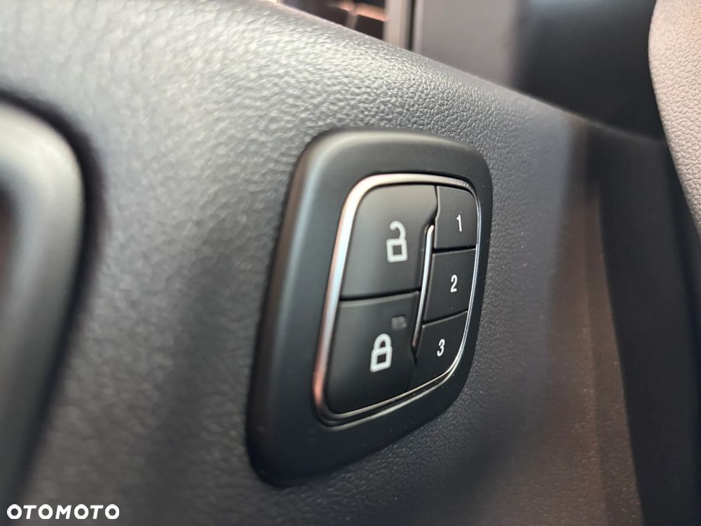 Ford Kuga - 10