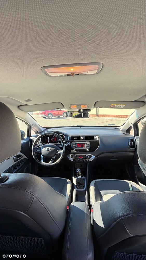 Kia Rio 2015 photo 5
